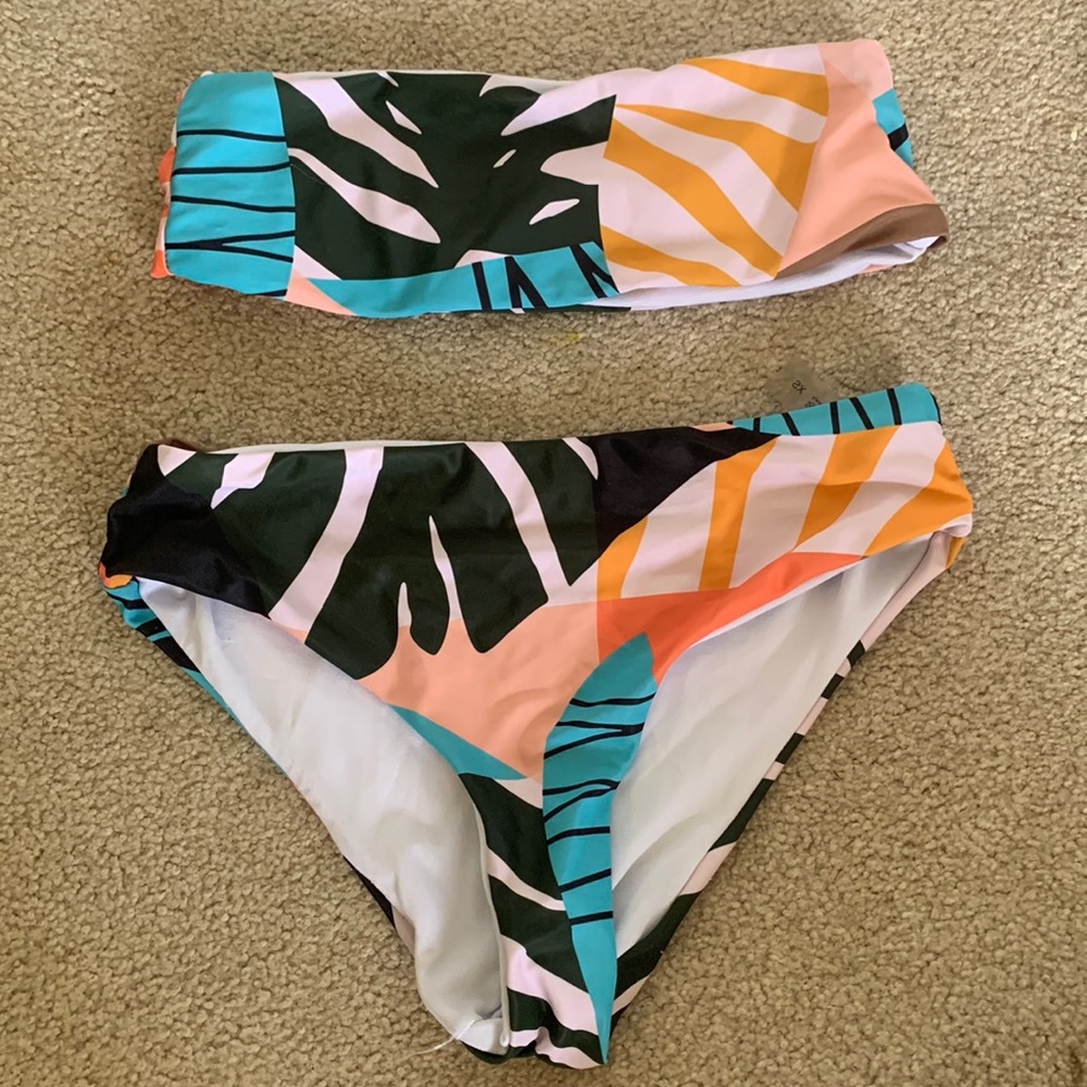 TROPICAL tube top brightly colored bikini. Size XS from SHEIN! 🌺☀️🌴